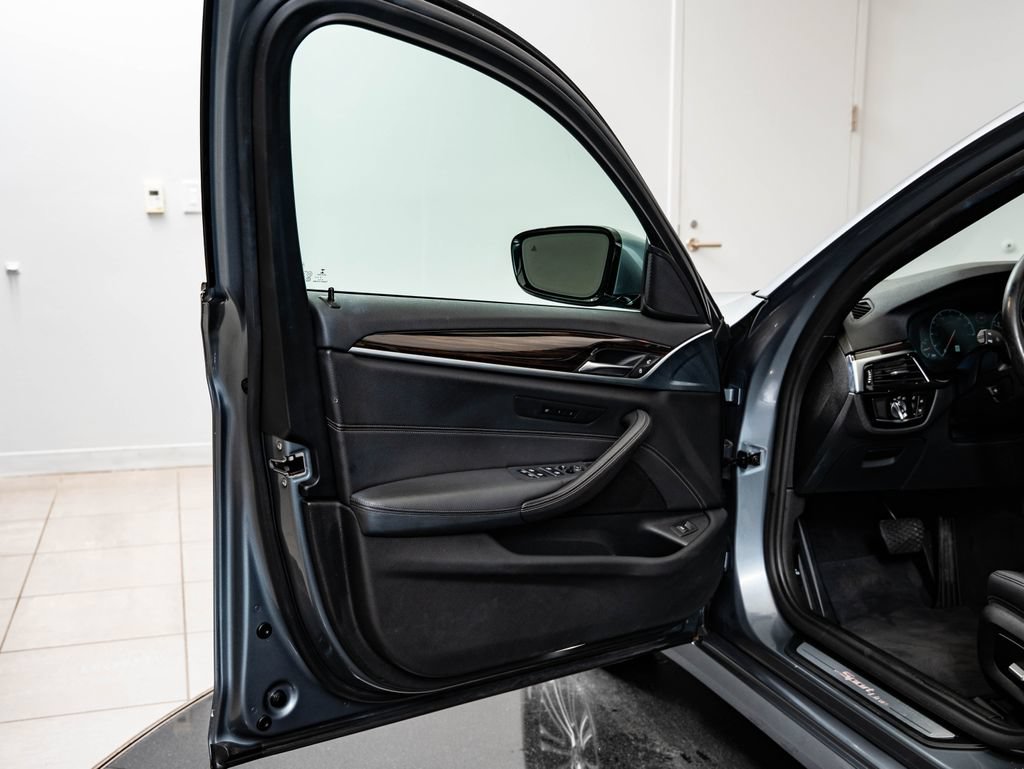Used 2019 BMW 540i xDrive w/ Executive Package AWD/4WD image 26