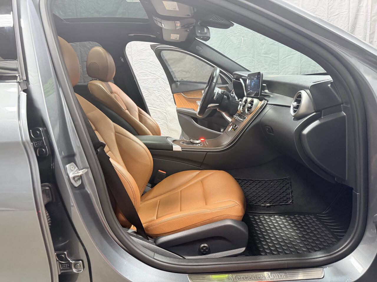 Used 2020 Mercedes-Benz C 300 C 300 4MATIC AWD 4dr Sedan image 20