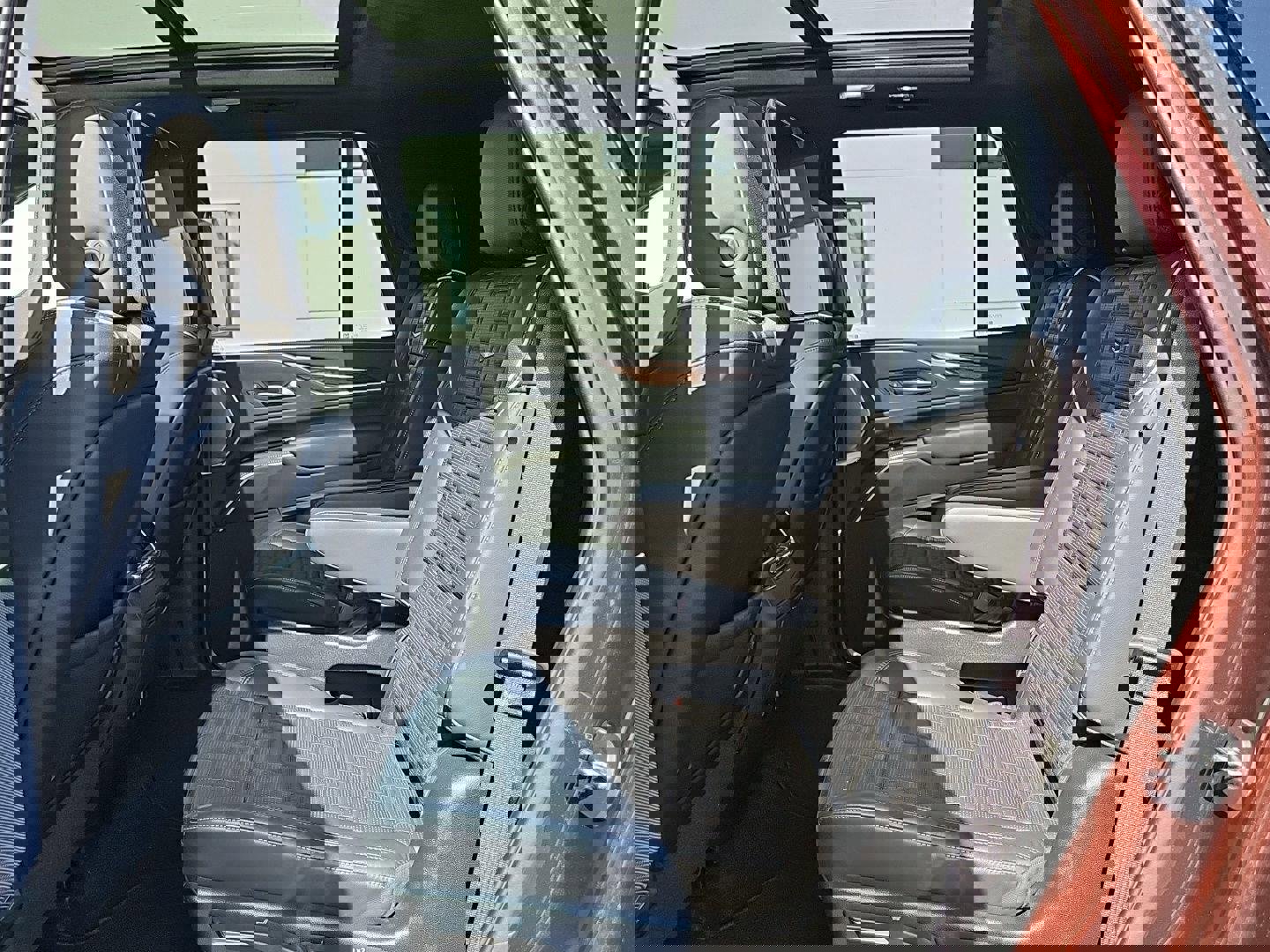 Used 2022 Cadillac Escalade Premium Luxury Platinum w/ Heavy-Duty Trailer Package image 17