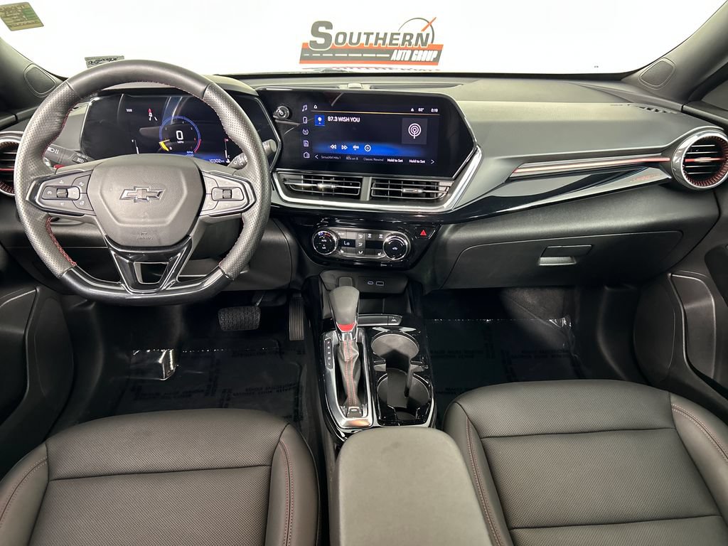 Used 2025 Chevrolet Trax RS w/ Driver Confidence Package FWD image 18