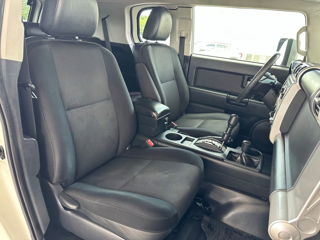 Used 2014 Toyota FJ Cruiser 4WD w/ Convenience Package image 15