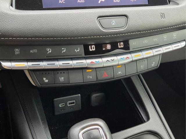 Certified 2019 Cadillac XT4 Premium Luxury FWD image 29