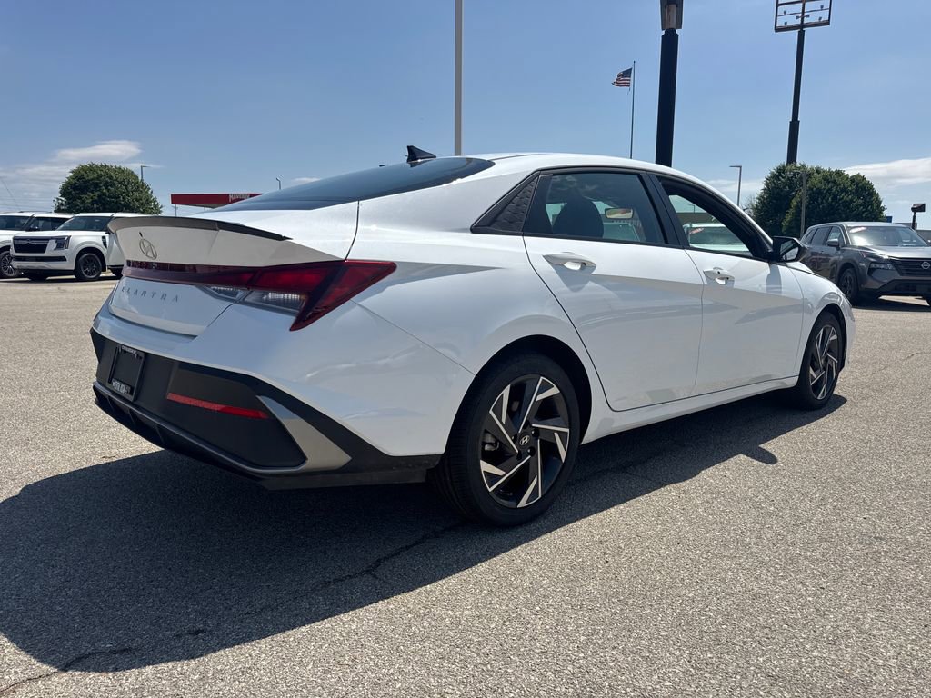 Used 2025 Hyundai Elantra Sport FWD image 7