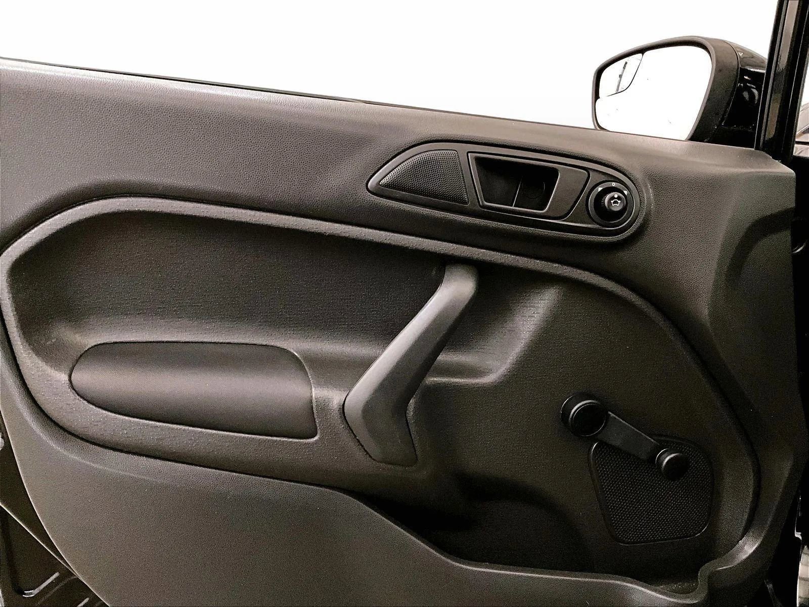 Used 2016 Ford Fiesta S image 22