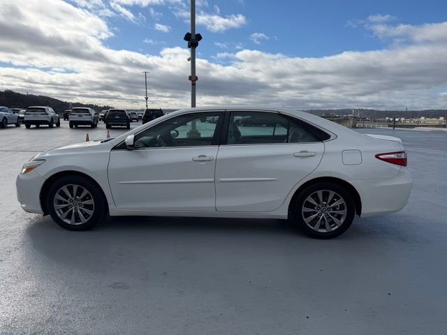 Used 2015 Toyota Camry XLE w/ Convenience Package image 3