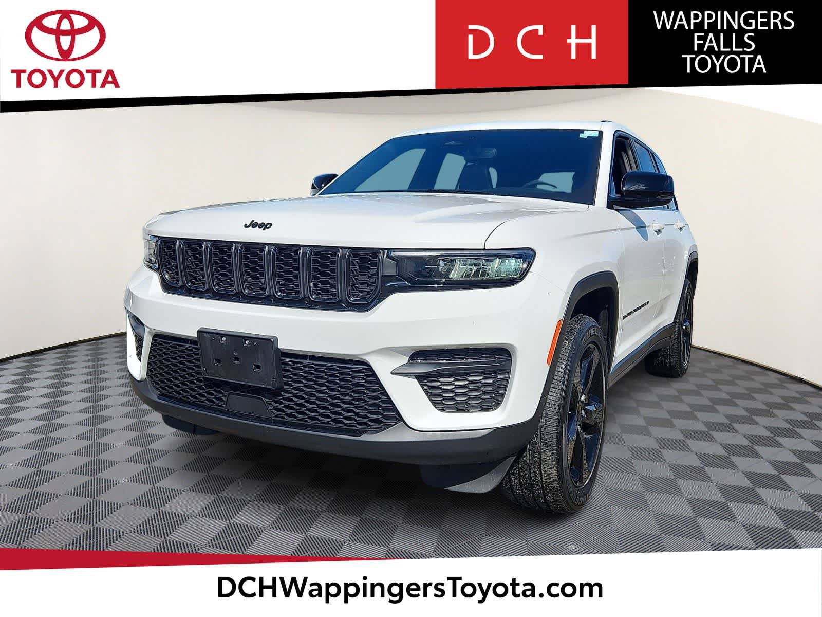 Used 2023 Jeep Grand Cherokee Altitude image 1