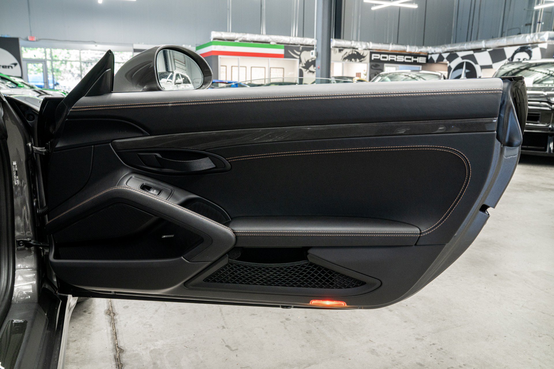 Used 2019 Porsche 911 Speedster RWD image 39