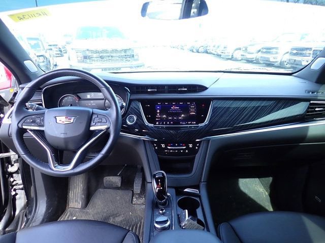 Used 2023 Cadillac XT6 Premium Luxury image 13