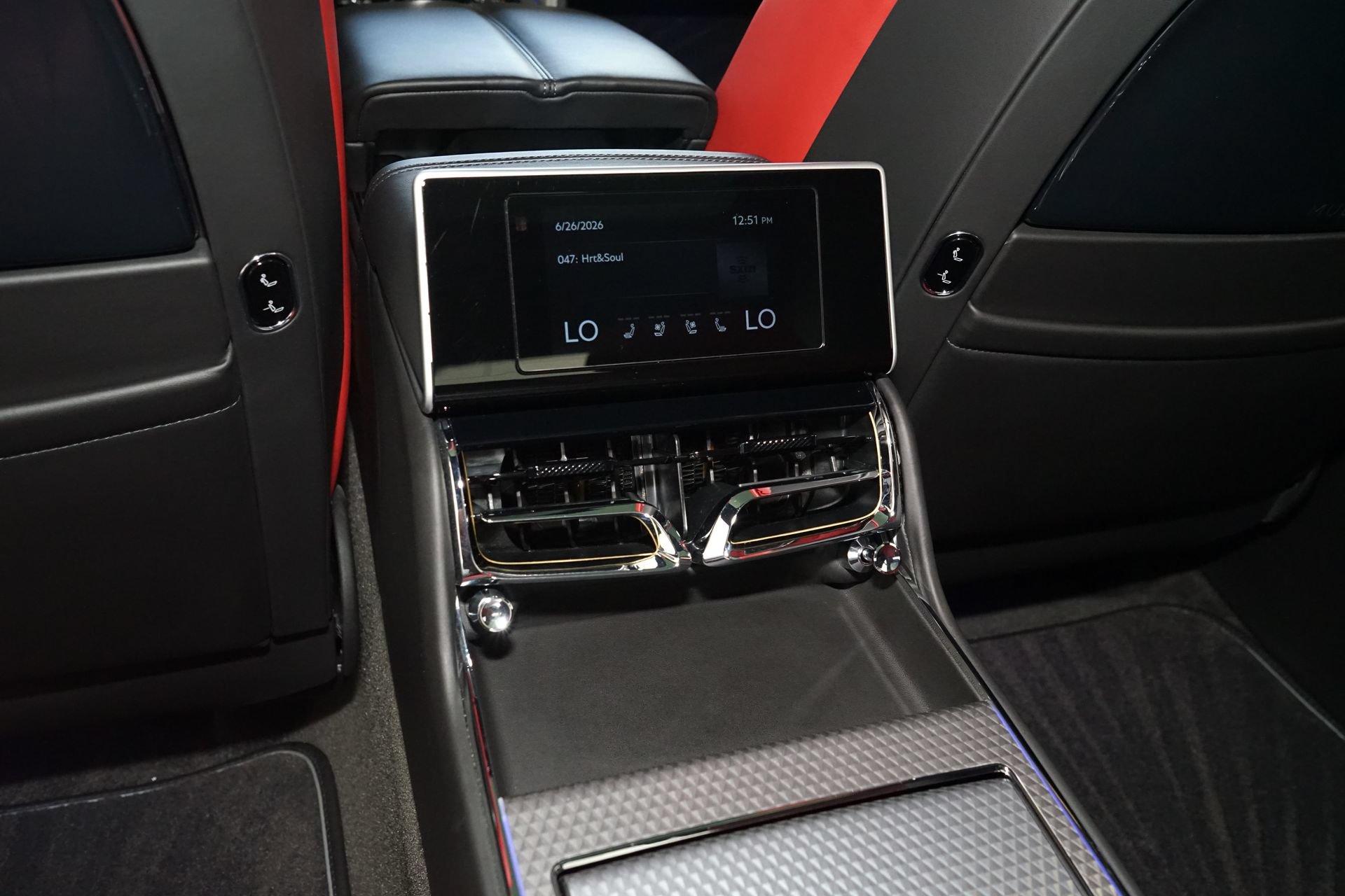 Used 2022 Bentley Flying Spur Plug-In Hybrid AWD/4WD image 23