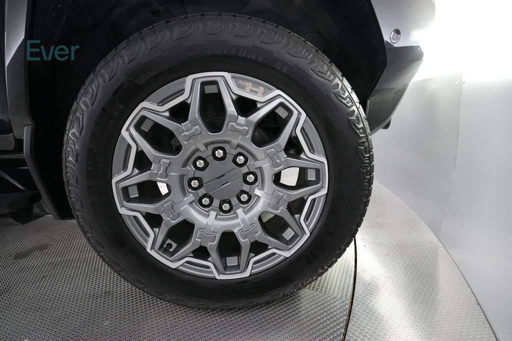 Used 2025 GMC Hummer EV 2X w/ LPO, Cargo Utility Package AWD/4WD image 19