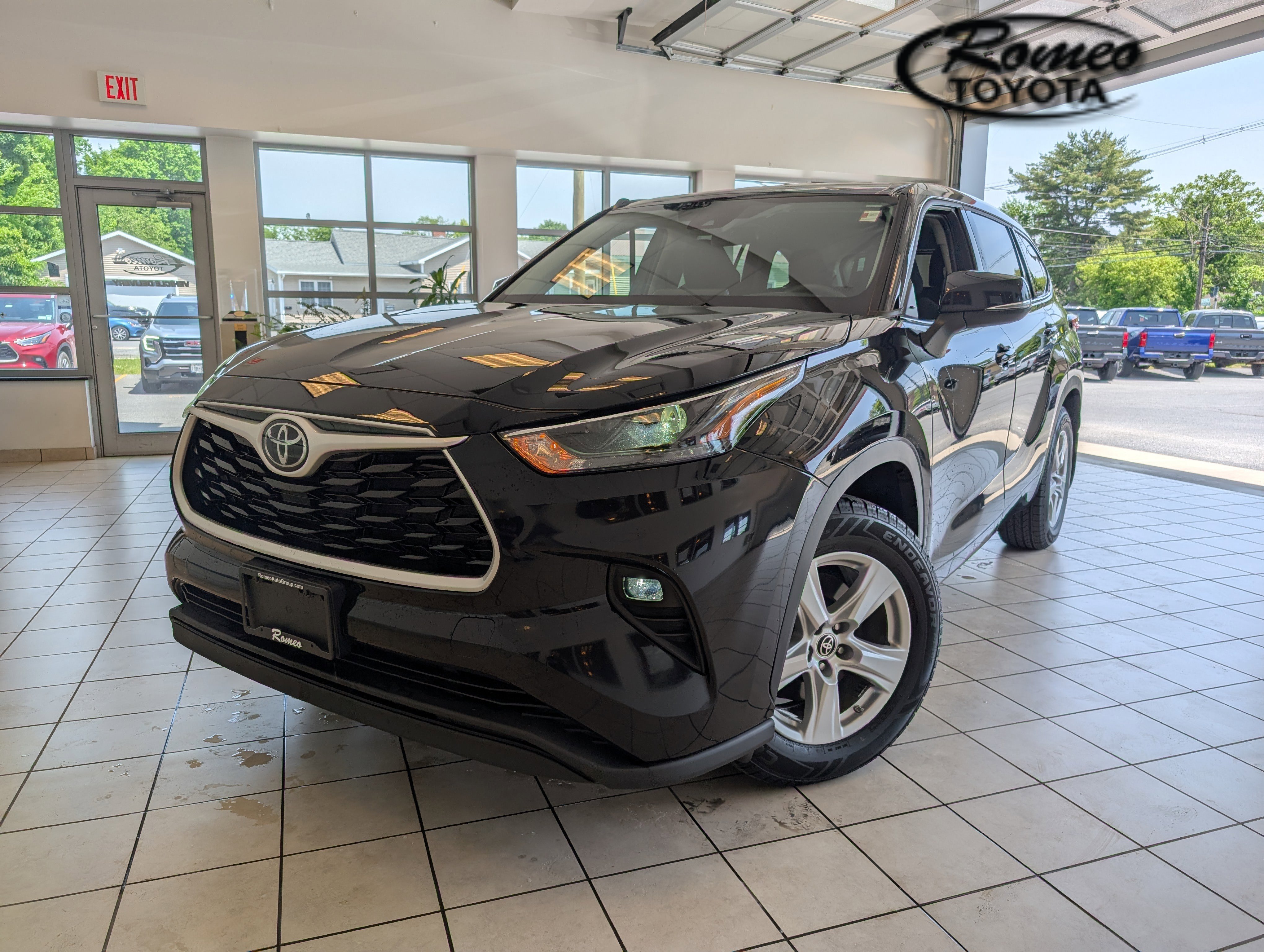 Used 2022 Toyota Highlander LE