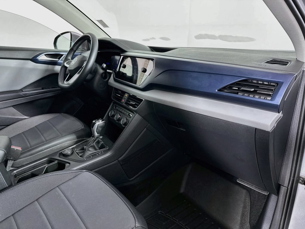 Used 2022 Volkswagen Taos SE w/ Panoramic Sunroof Package FWD image 31