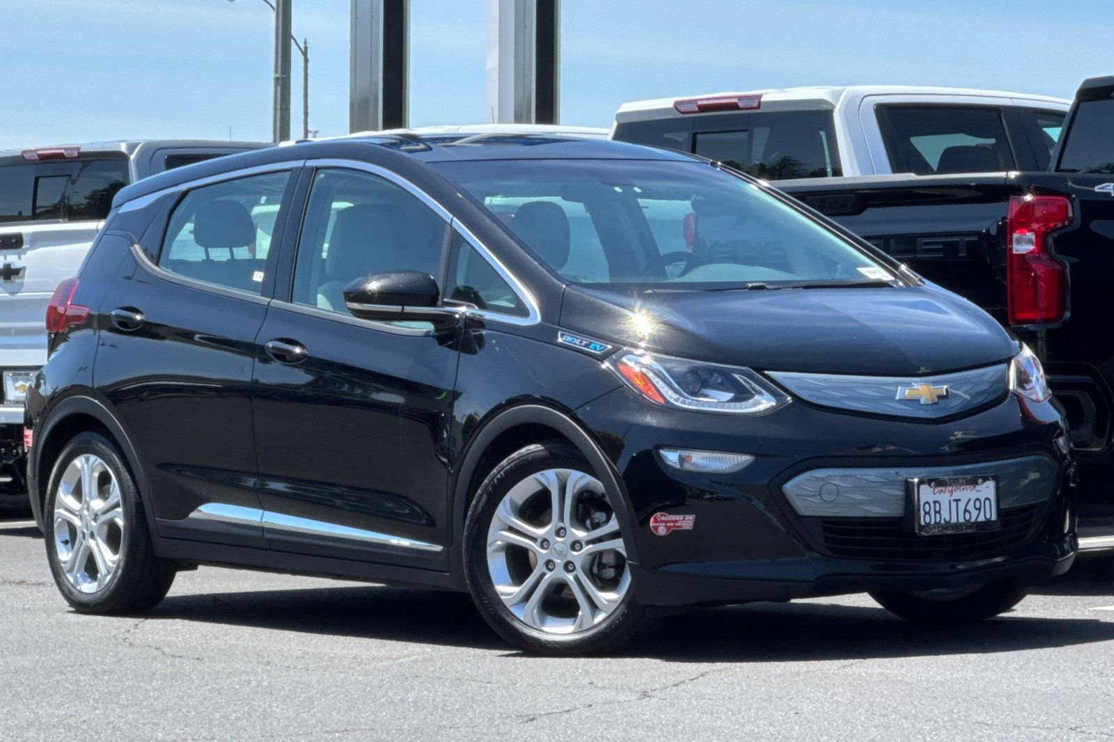 Used 2017 Chevrolet Bolt LT FWD image 2