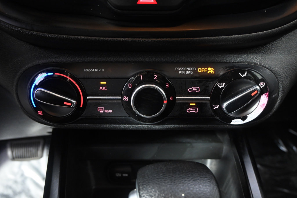 Used 2021 Kia Soul LX FWD image 30