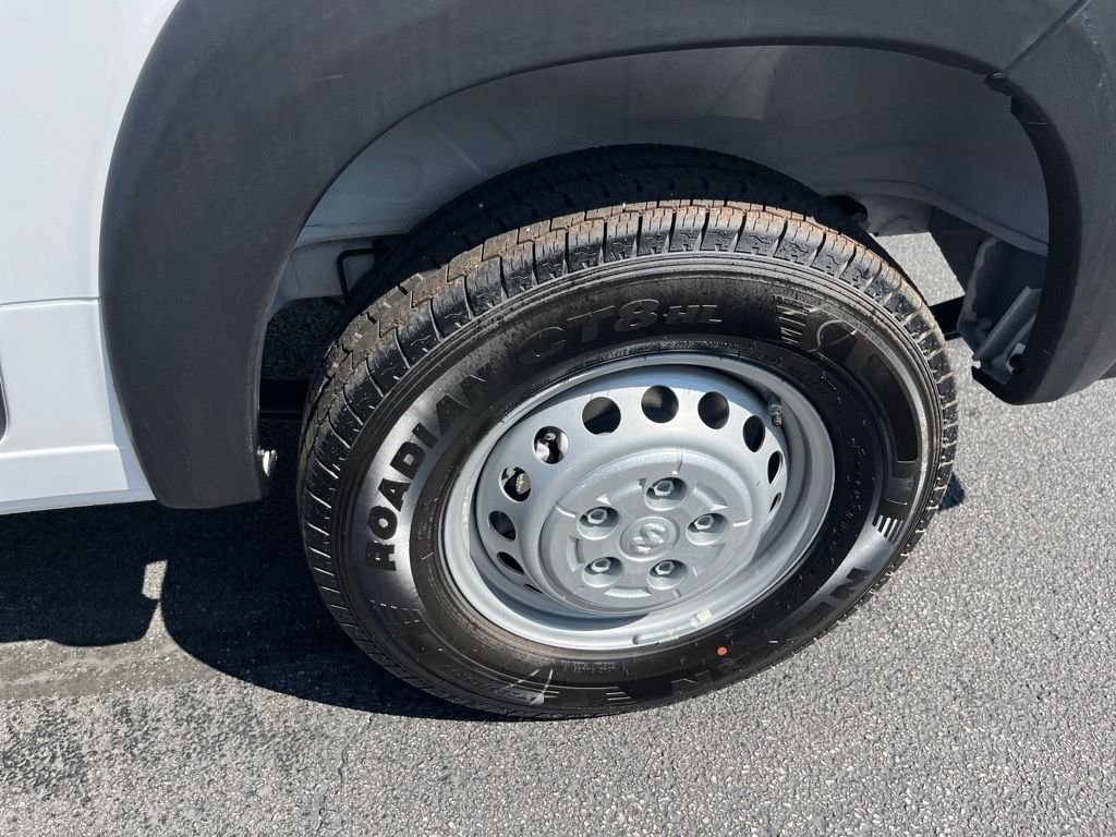 Used 2025 RAM ProMaster 2500 w/ Convenience Group image 10