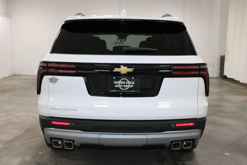 New 2026 Chevrolet Traverse LT w/ Sun and Wheel Package FWD image 8