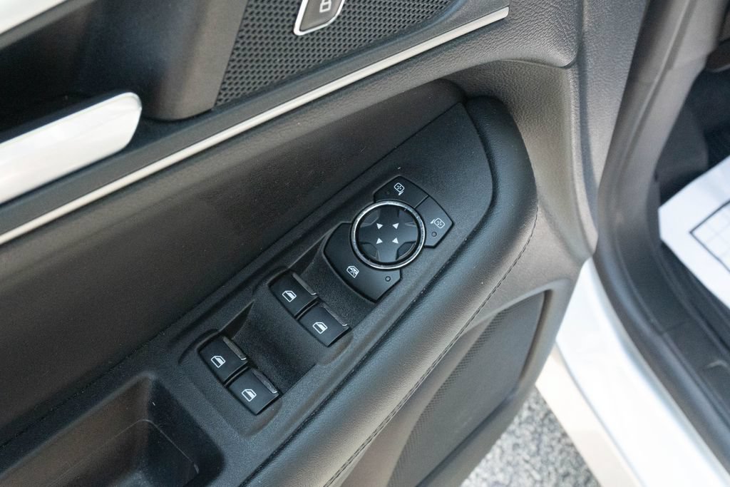 Used 2023 Ford Edge SEL AWD/4WD image 15