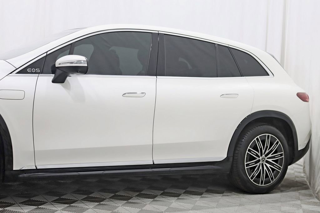 Used 2023 Mercedes-Benz EQS 580 4MATIC SUV image 3