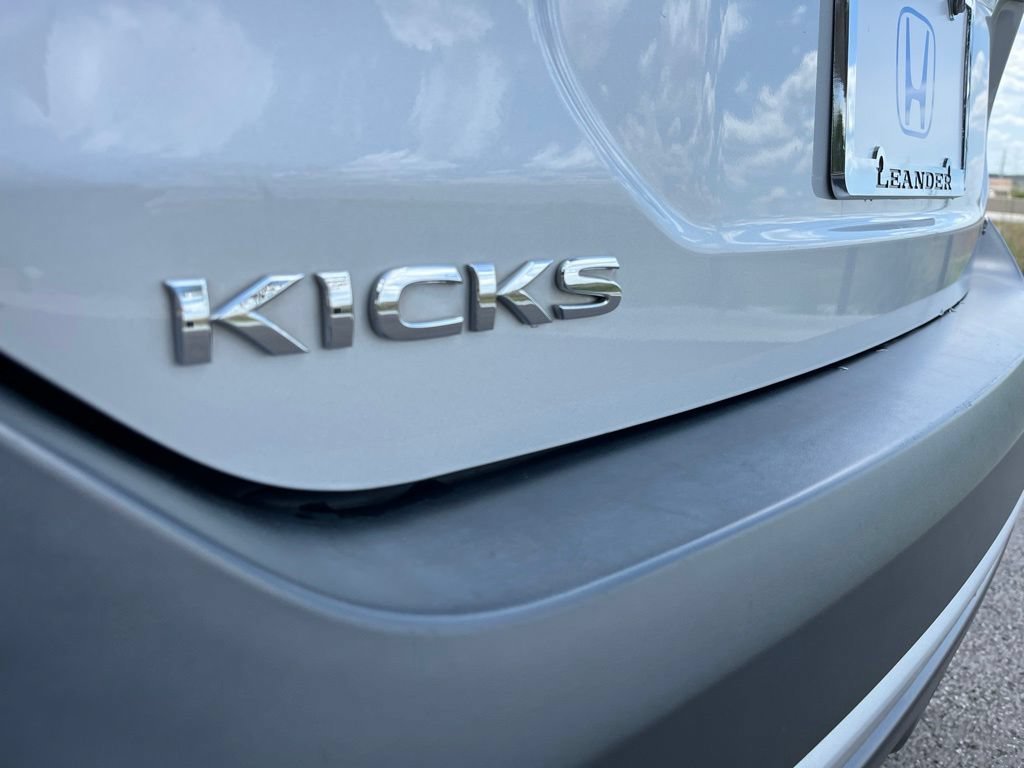 Used 2019 Nissan Kicks SR FWD image 8