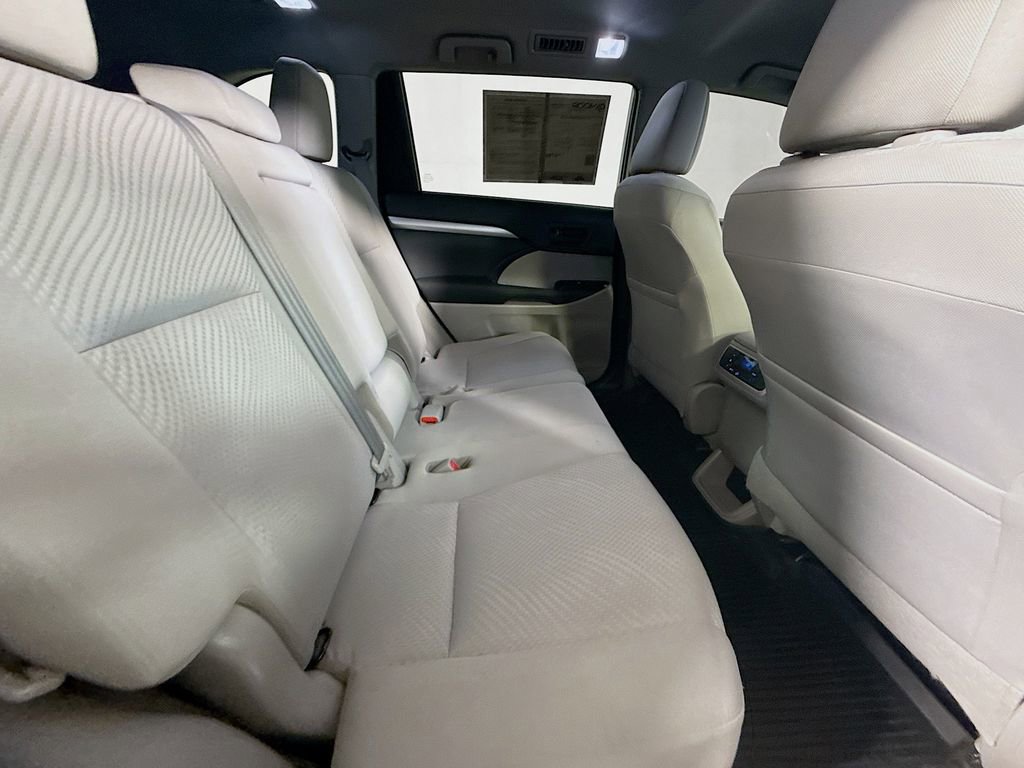 Certified 2019 Toyota Highlander LE image 26