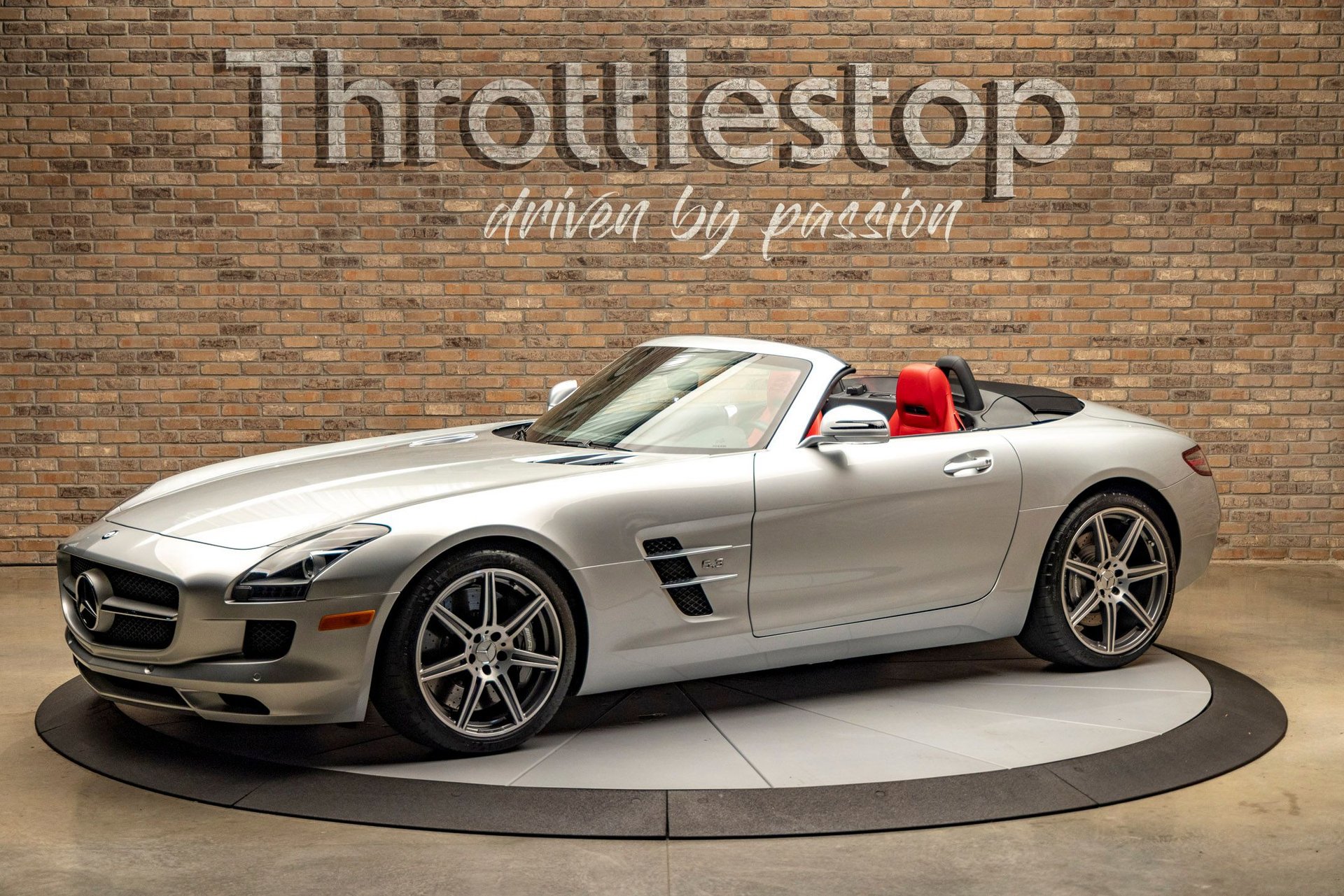 Used 2012 Mercedes-Benz SLS AMG Roadster image 2