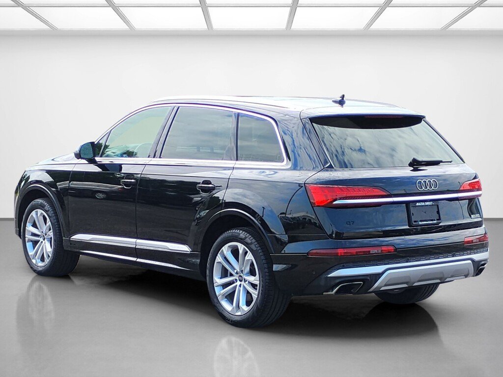 Used 2025 Audi Q7 3.0T Premium Plus AWD/4WD image 3