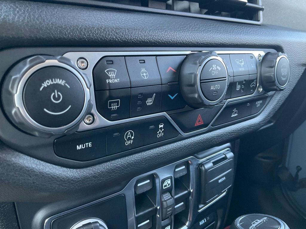 Used 2024 Jeep Gladiator Sport image 10