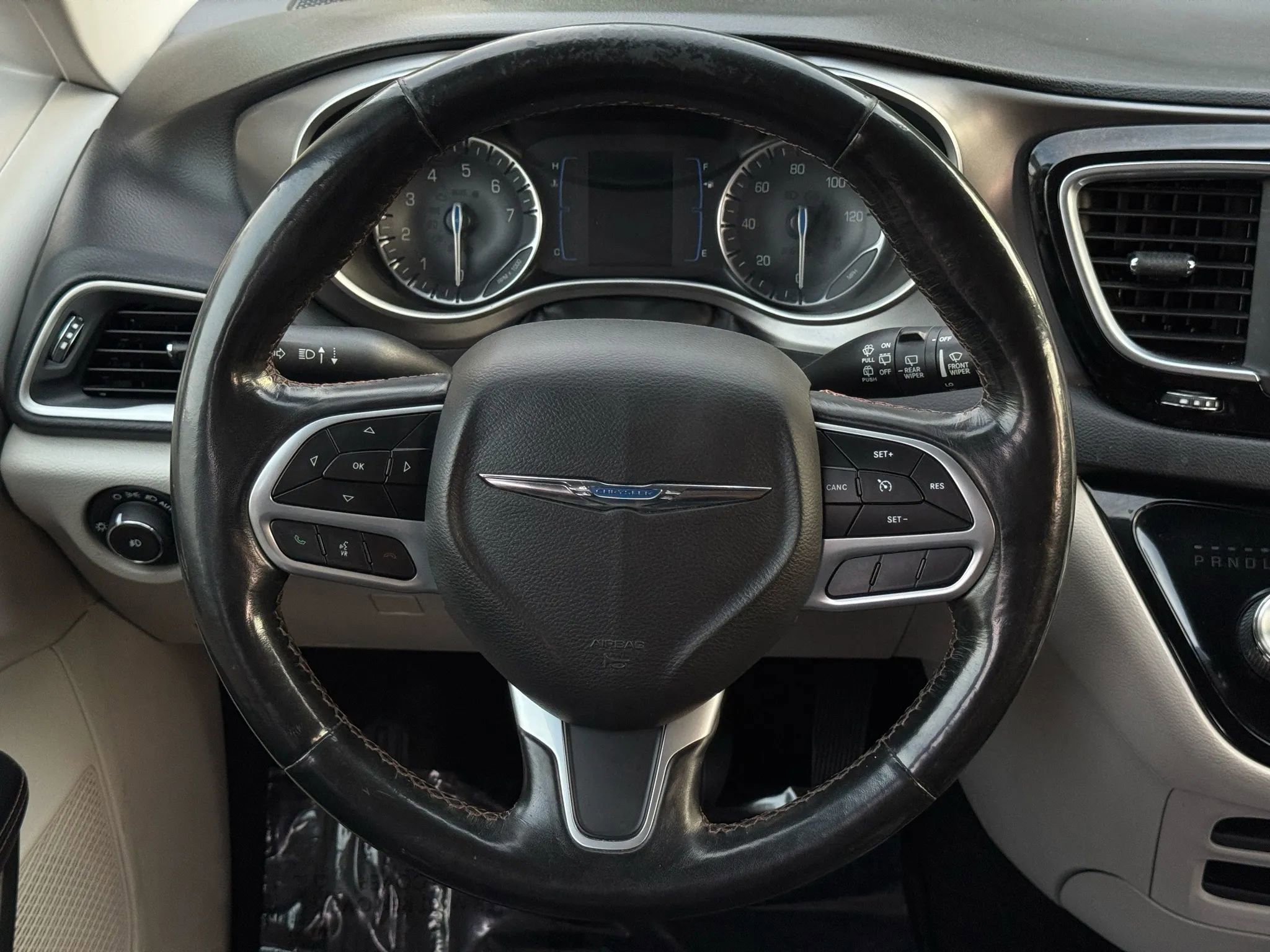 Used 2020 Chrysler Pacifica Touring-L image 38