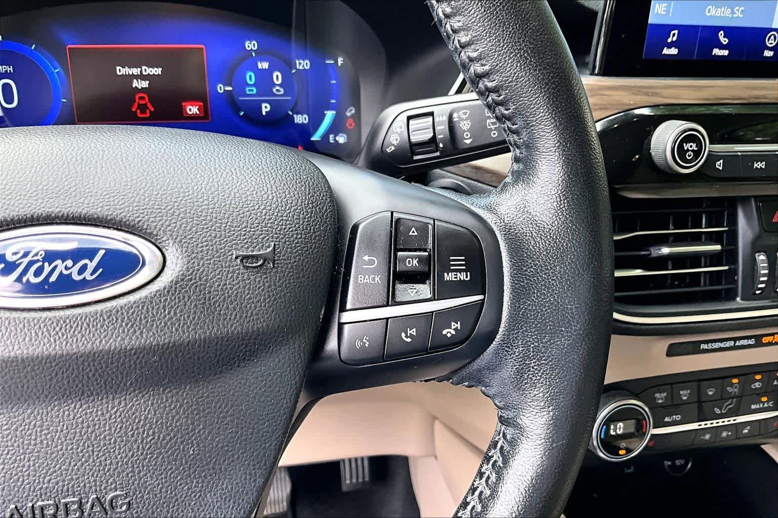 Used 2020 Ford Escape Titanium AWD/4WD image 24