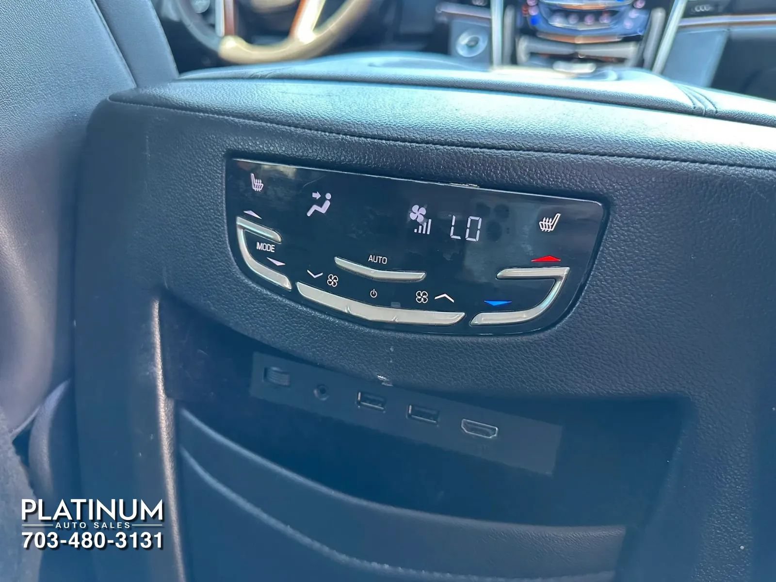 Used 2017 Cadillac Escalade ESV Premium Luxury AWD/4WD image 13