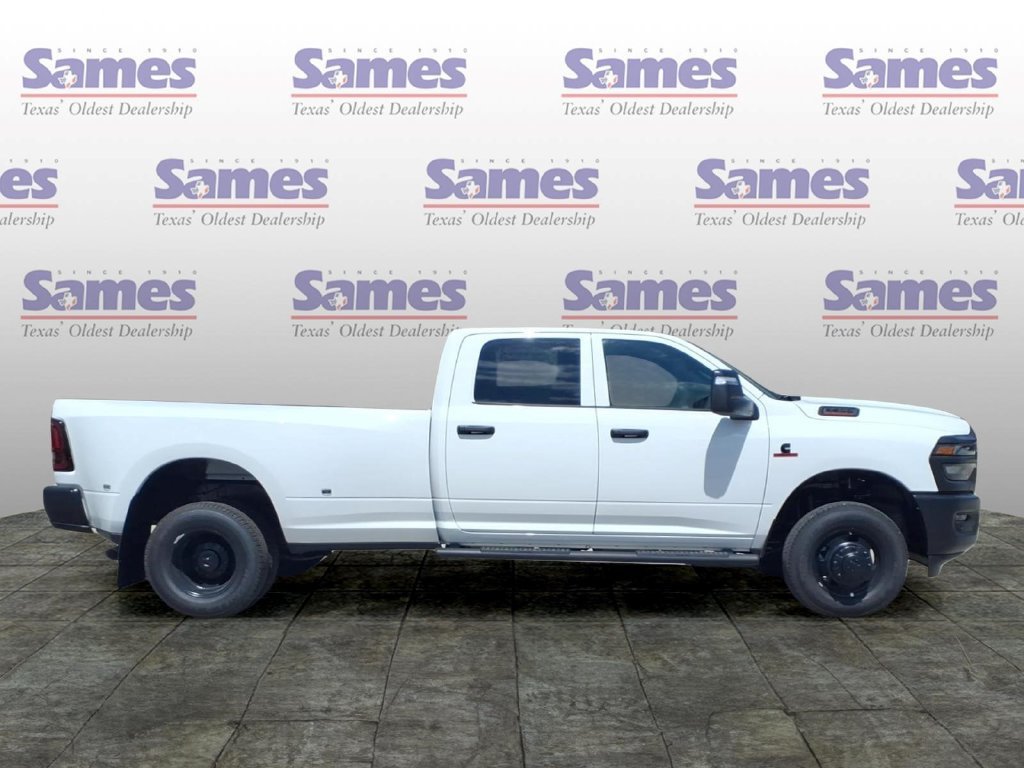 New 2026 RAM 3500 Tradesman AWD/4WD image 4