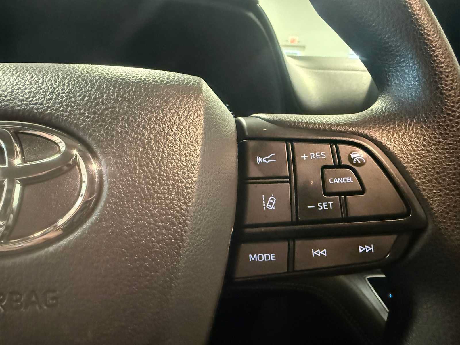 Certified 2026 Toyota Sienna LE AWD/4WD image 28