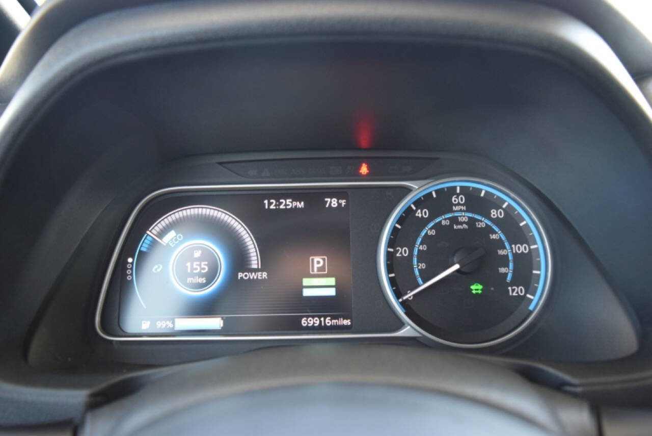 Used 2019 Nissan Leaf SV w/ SV Technology Package image 18