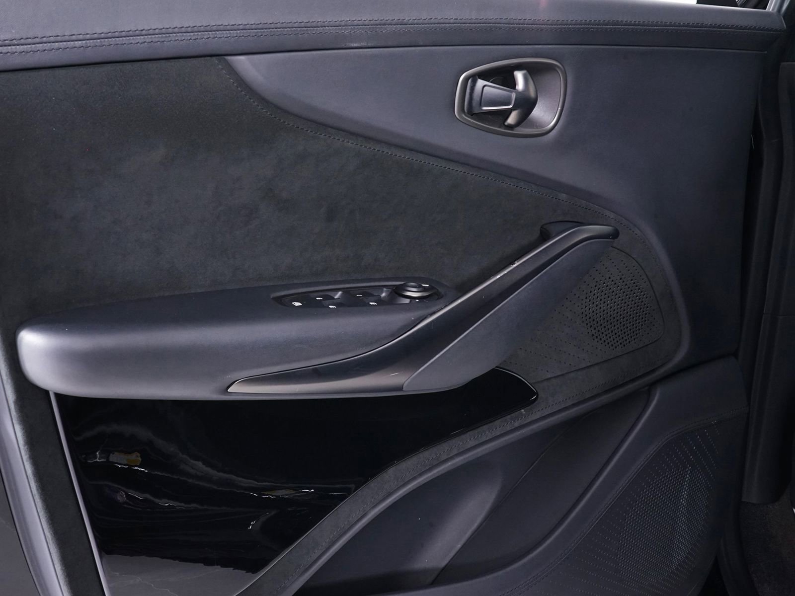 Used 2023 Aston Martin DBX 707 image 31