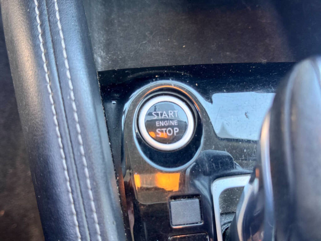 Used 2018 Nissan Kicks SR image 13