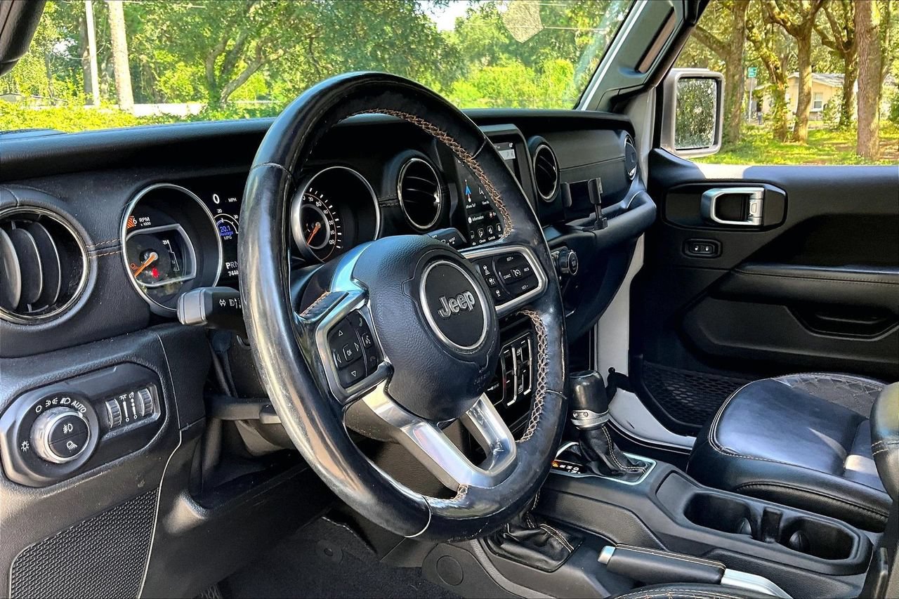 Used 2021 Jeep Gladiator Overland AWD/4WD image 14