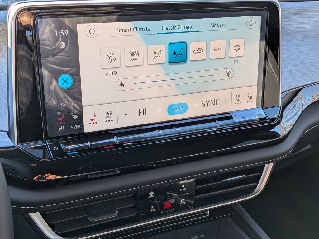 Used 2025 Volkswagen Atlas Cross Sport SE w/ Panoramic Sunroof Package image 23