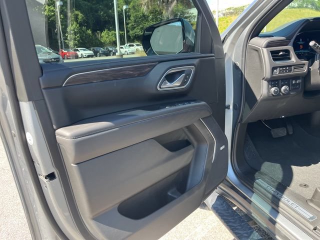 Used 2024 Chevrolet Tahoe Z71 w/ Luxury Package AWD/4WD image 5