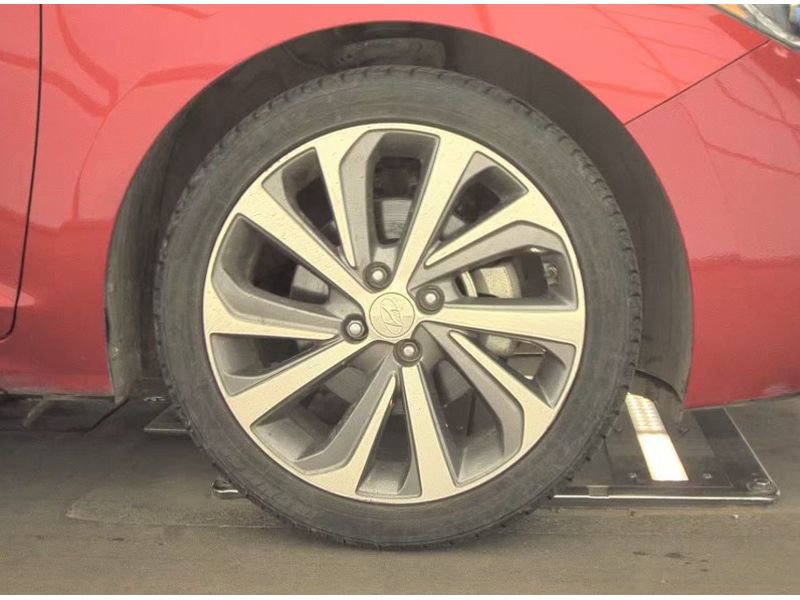 Used 2022 Hyundai Accent Limited image 11