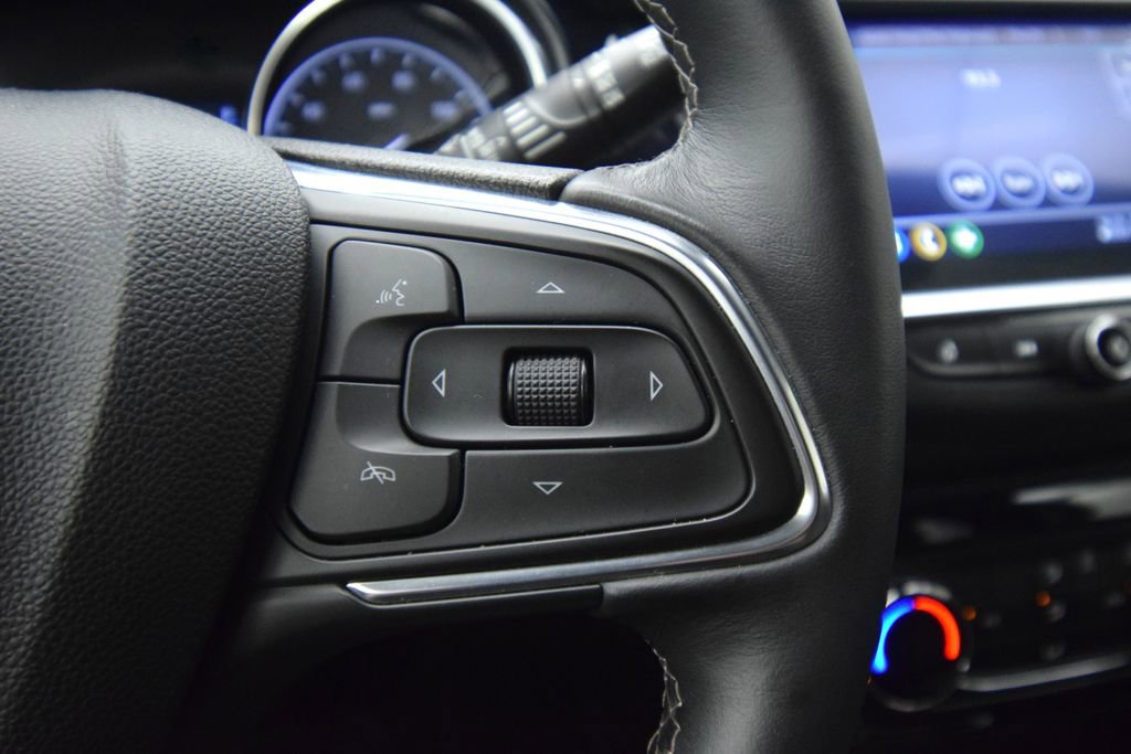 Used 2022 Buick Encore GX Preferred w/ Sport Touring Package FWD image 31