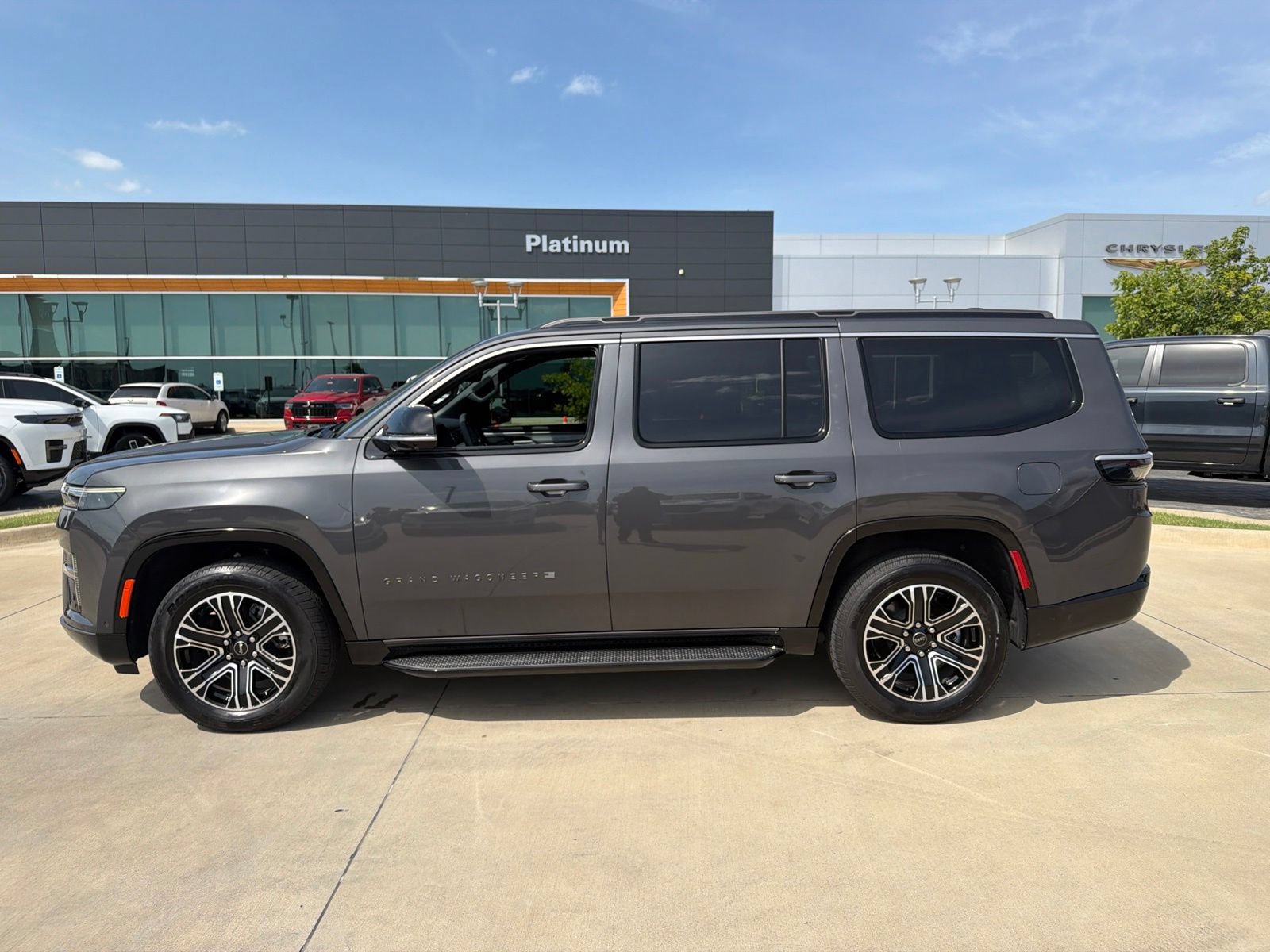 New 2026 Jeep Grand Wagoneer 4WD w/ Premium Group I image 2
