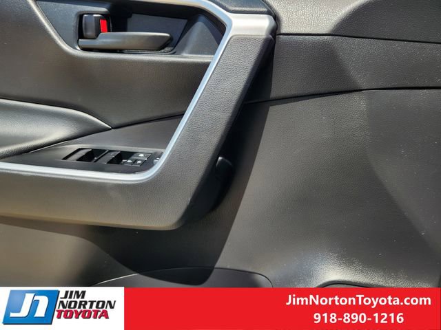 Used 2025 Toyota RAV4 LE AWD/4WD image 24