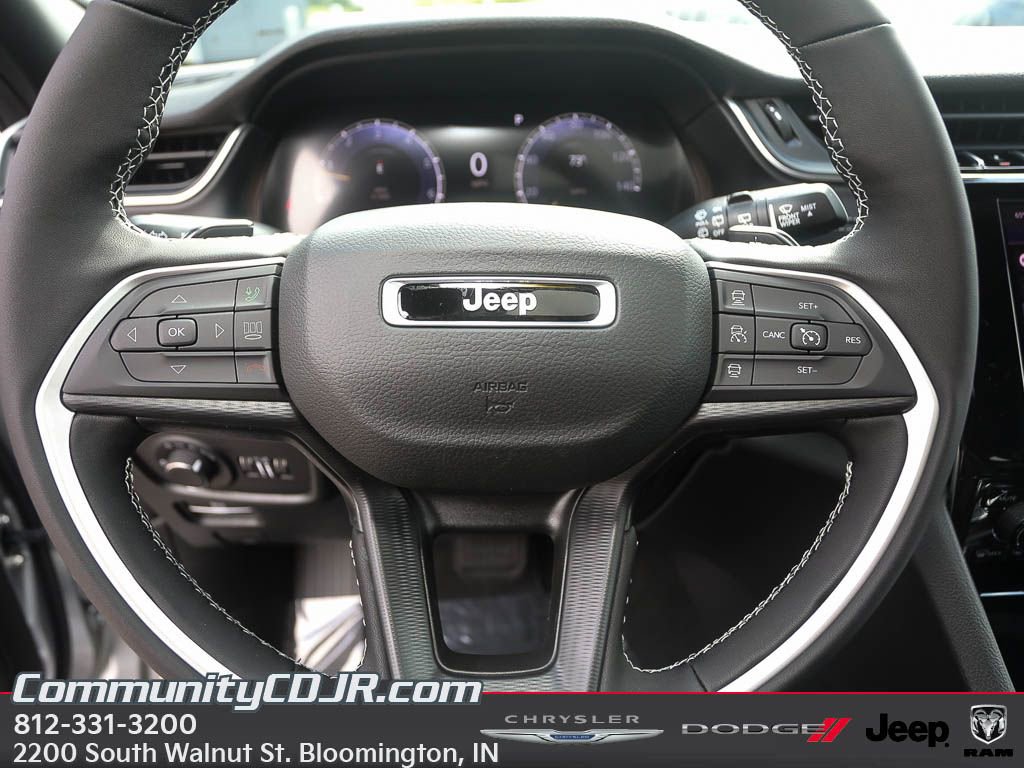 New 2025 Jeep Grand Cherokee L Altitude image 13