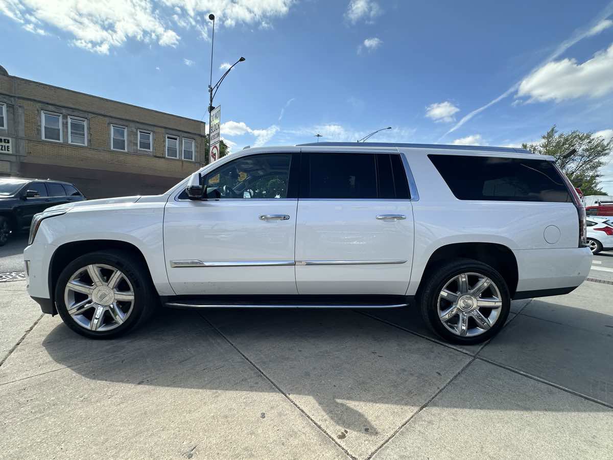 Used 2020 Cadillac Escalade ESV Luxury AWD/4WD image 8