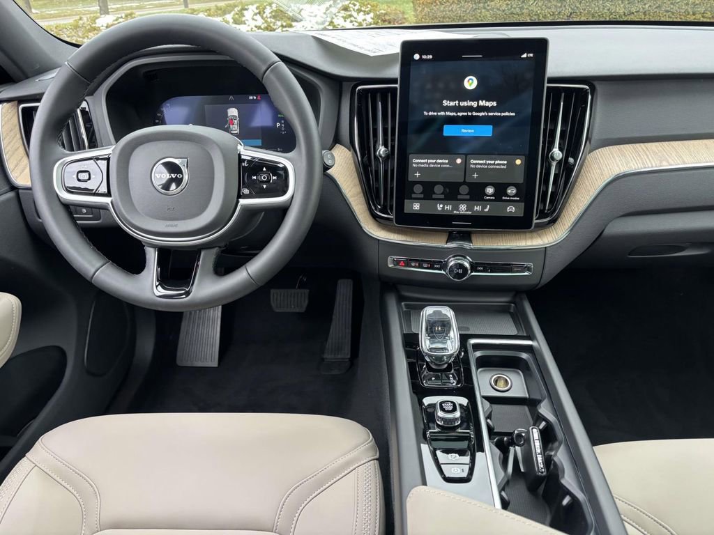 New 2026 Volvo XC60 T8 Plus w/ Protection Package Premier image 27
