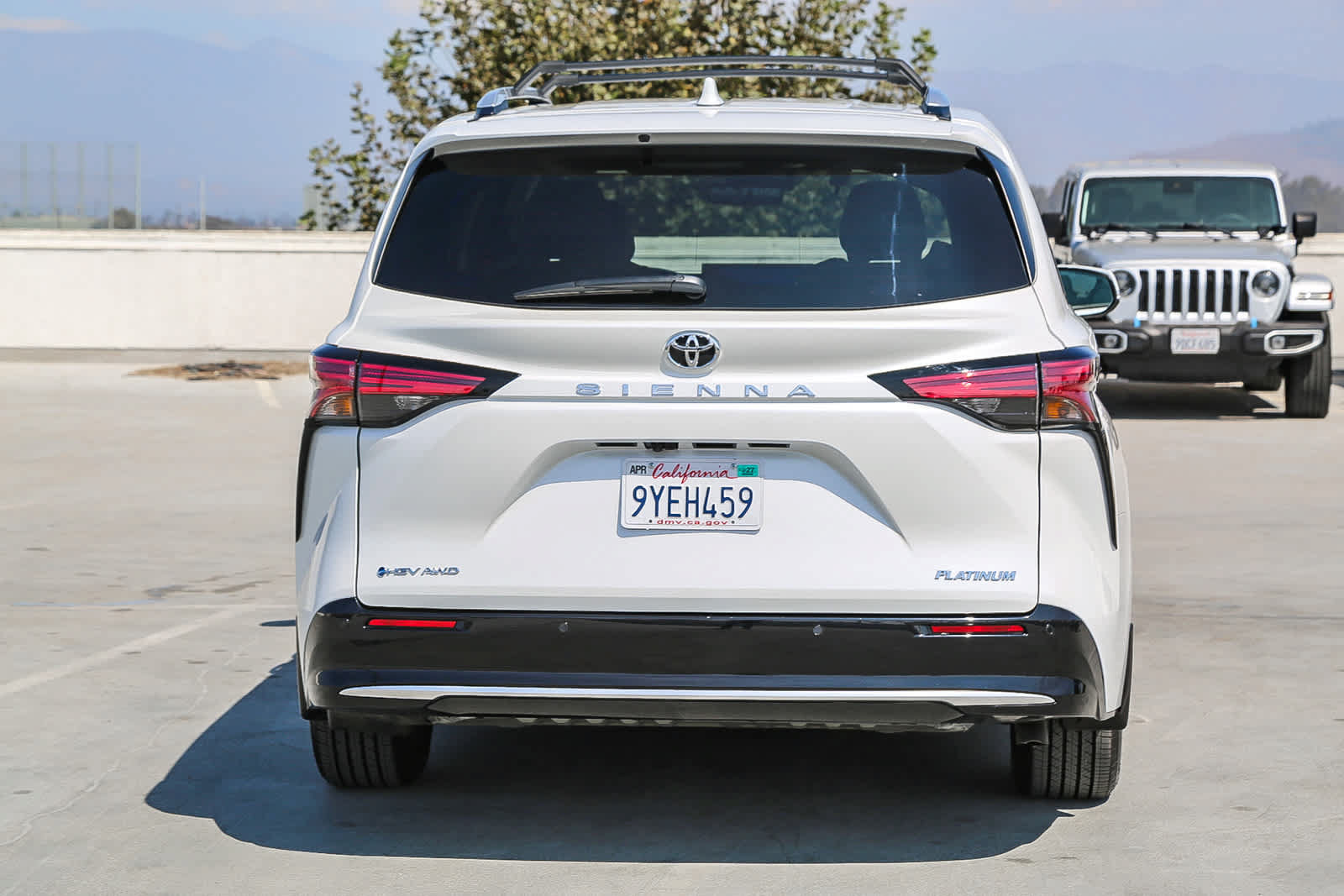 Used 2026 Toyota Sienna Platinum AWD/4WD image 6