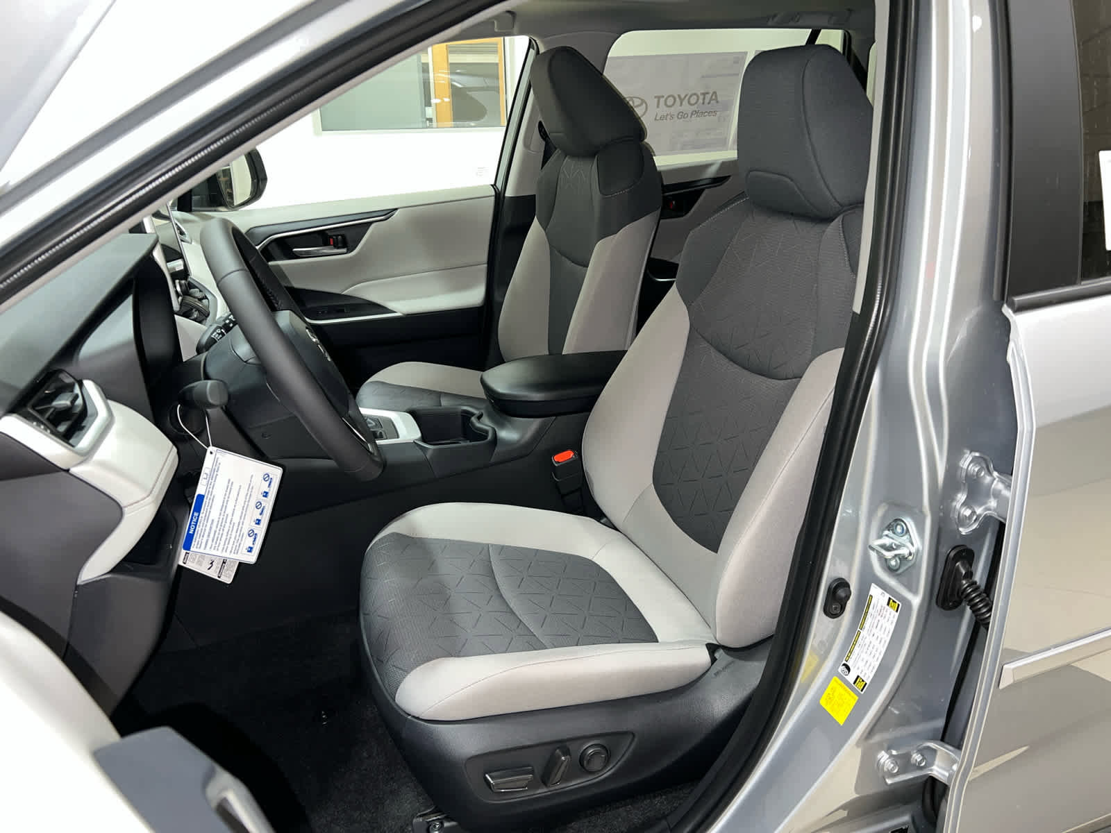 New 2025 Toyota RAV4 XLE w/ Convenience Package image 14