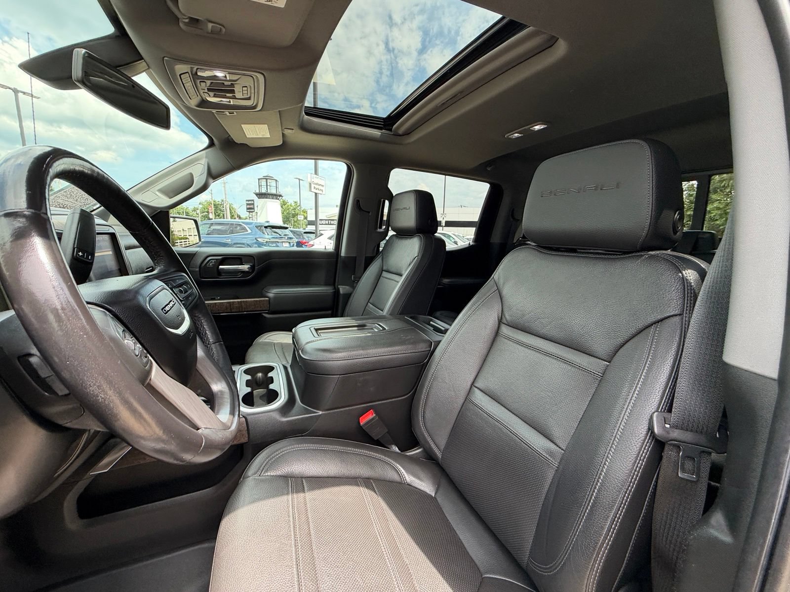 Used 2022 GMC Sierra 1500 Denali w/ Denali Premium Package AWD/4WD image 10