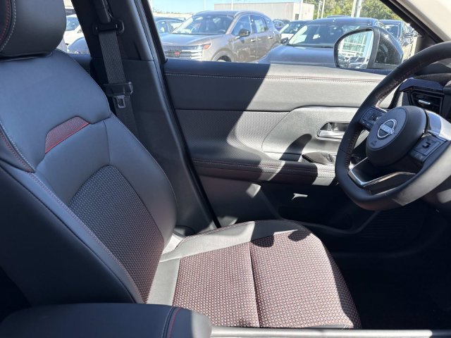 New 2027 Nissan Kicks SR FWD image 13