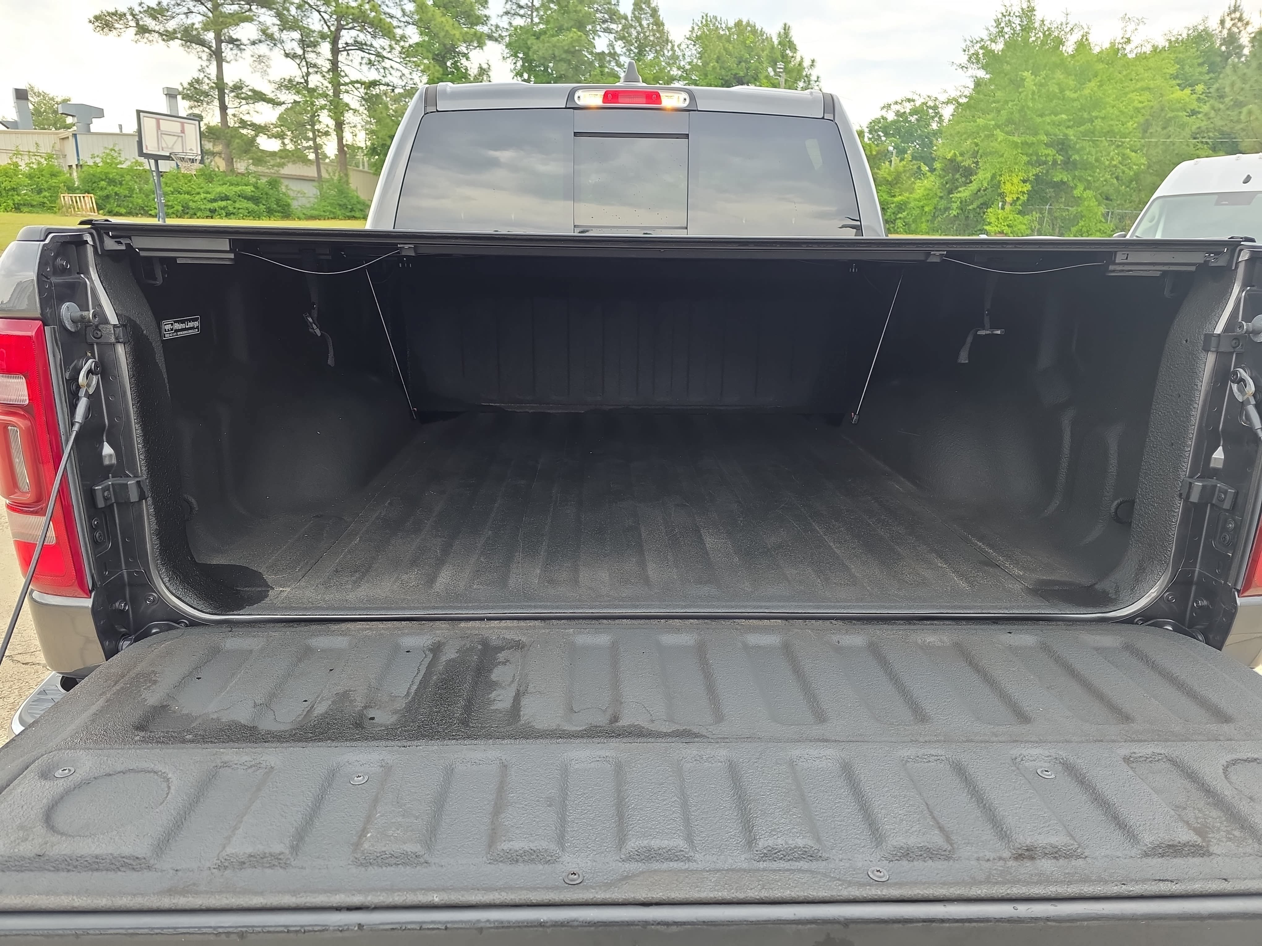 Used 2019 RAM 1500 Laramie AWD/4WD image 29